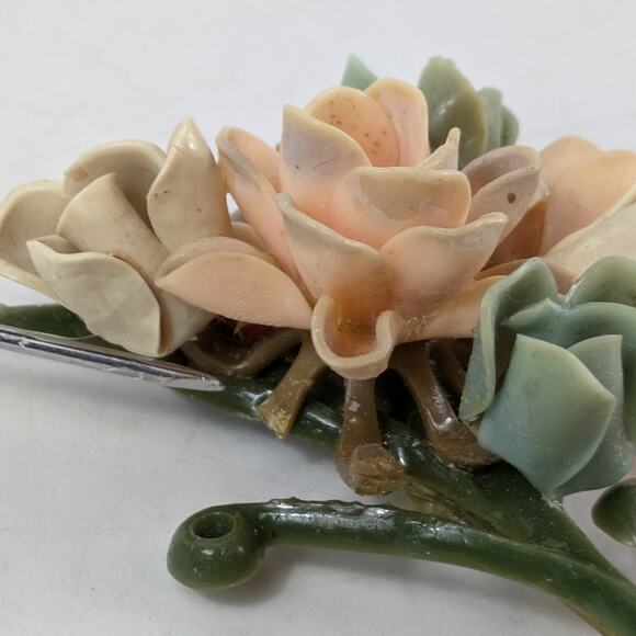 Vintage Floral Bouquet Brooch Porcelain Resin Flower Pin Green Peach Red Blue - Picture 6 of 6
